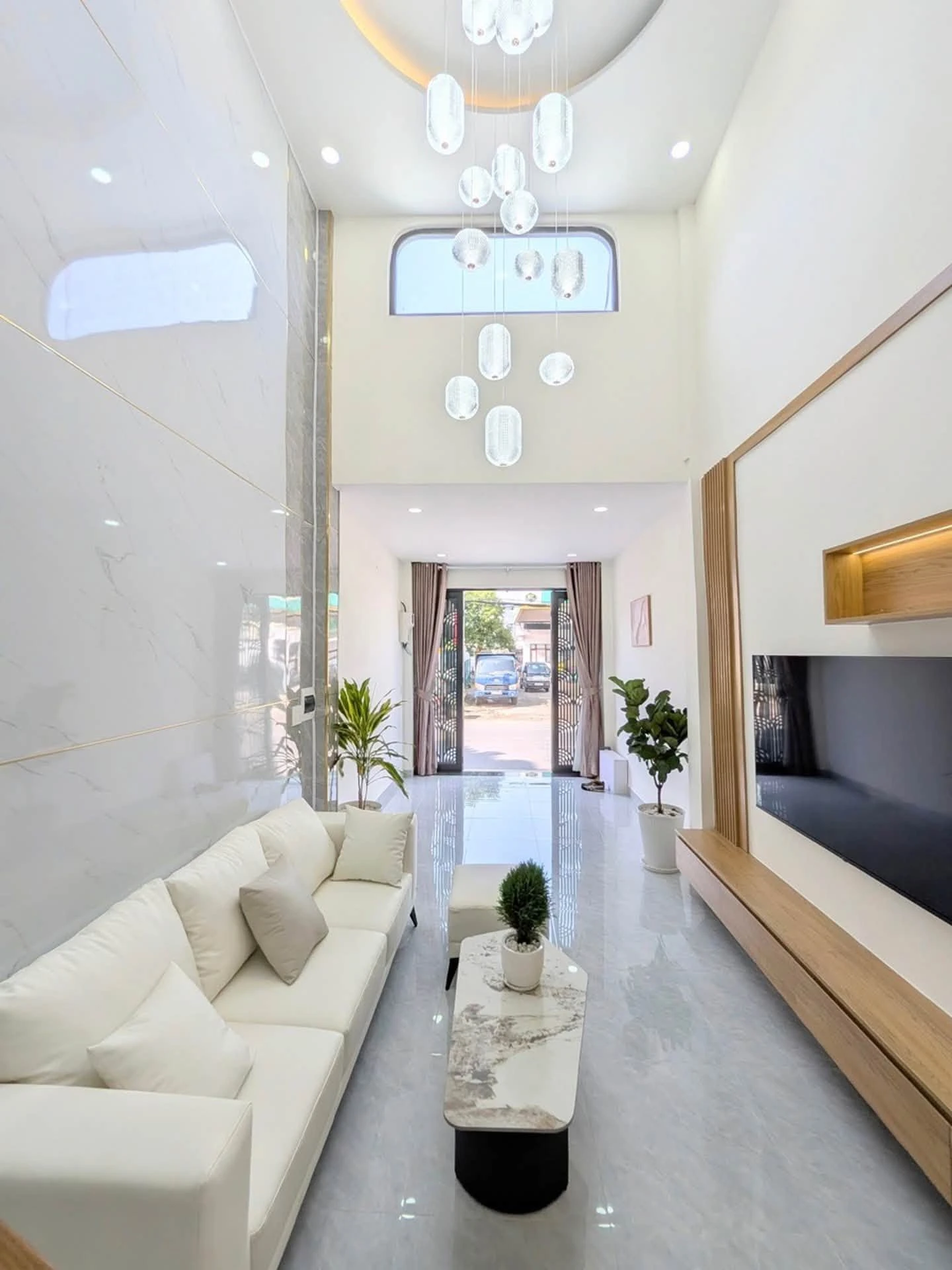 Bán shophouse 50m2 mặt tiền kinh doanh Quận 2, 9 tỷ - Ảnh 1