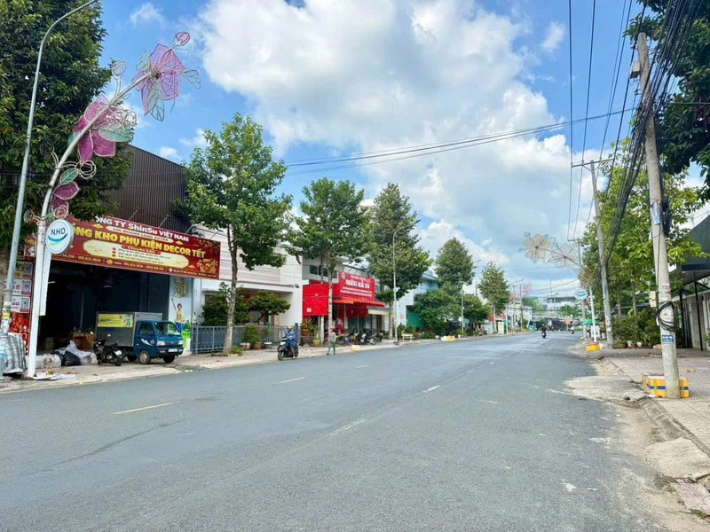Bán nền mặt tiền 98.2m2 Triệu Quang Phục, An Giang