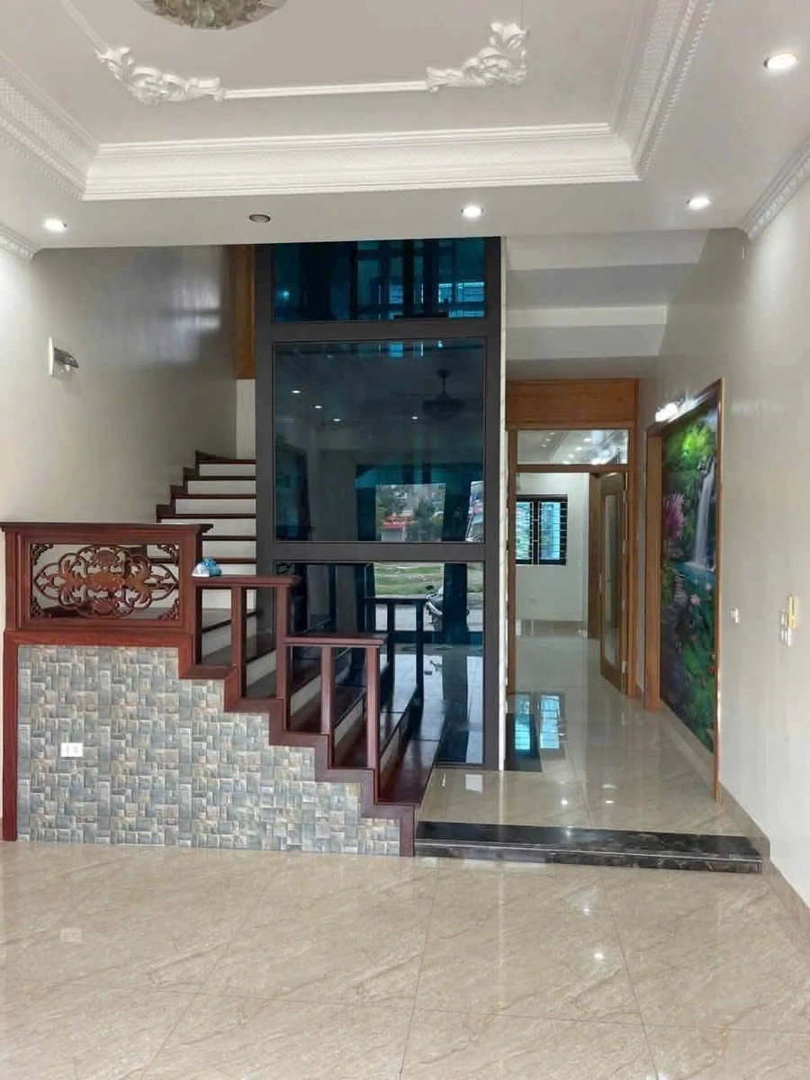 Cho thuê nhà 5 tầng 300m² Quận 1, 18tr/tháng - Ảnh thu nhỏ 4