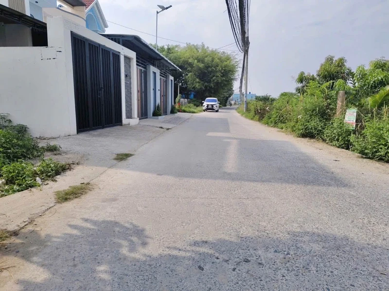 Bán nhà trệt lầu 4.5x25m hẻm Tỉnh lộ 824, Đức Hòa, Long An giá 1,85 tỷ