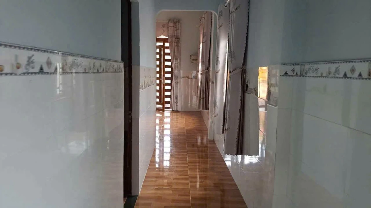 Bán nhà Tân Bình 235.5m² mặt tiền 15m, 1 tỷ 600 triệu - Ảnh thu nhỏ 2
