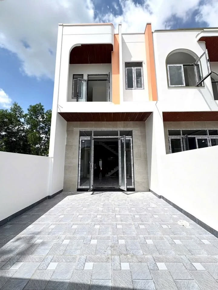 Bán nhà lầu 3PN 120m² gần chợ Thạnh Phú, Bình Chánh, 2 tỷ - Ảnh thu nhỏ 2