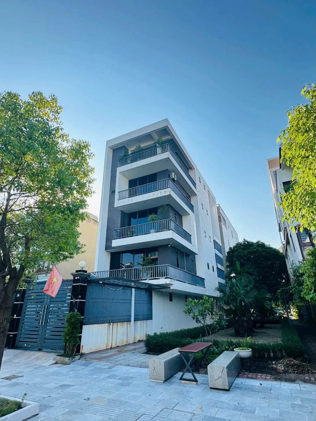 Bán nhà phố 5 tầng 120m², view biển Hòn Gai, Quảng Ninh - Ảnh 1