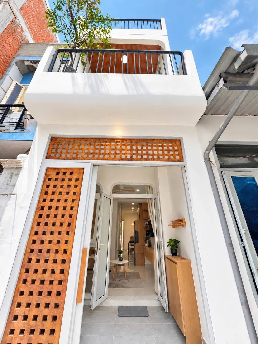 Bán nhà 2 tầng 38m² 3PN có ban công riêng gần Cầu Bông, Bình Thạnh giá 5,86 tỷ - Ảnh 1