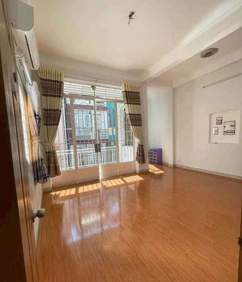 Bán nhà 4 tầng Lạc Long Quân Tân Bình 63.6m2 giá 6 tỷ - Ảnh thu nhỏ 2