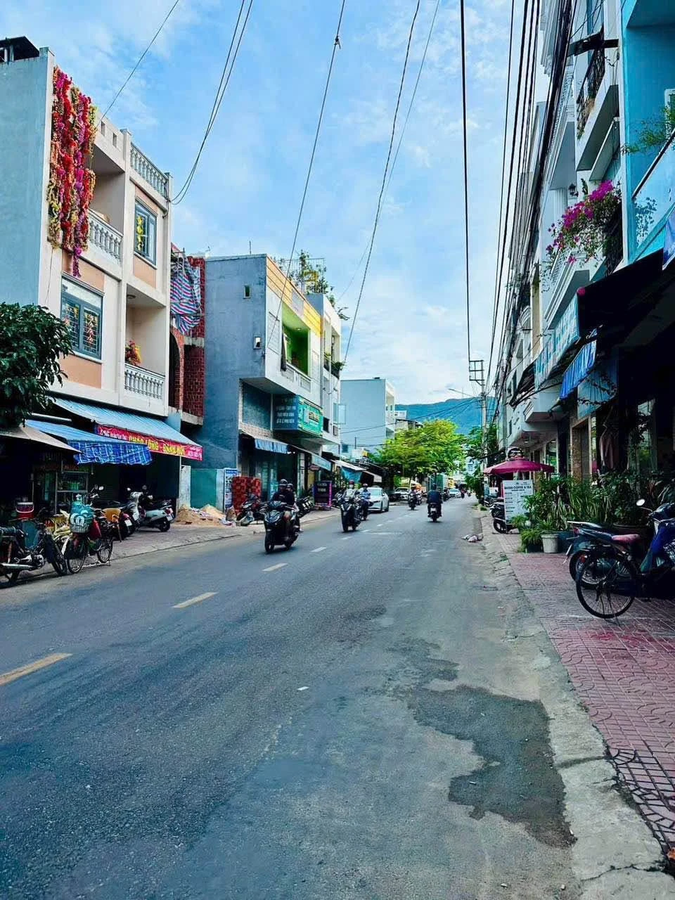 Bán nhà 3,5 tầng mặt tiền Hoàng Văn Thụ Quy Nhơn 30m² 4,59 tỷ - Ảnh 1