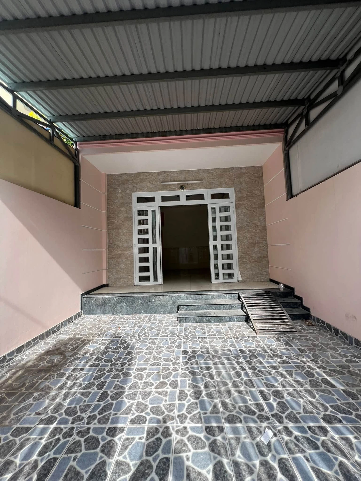 Bán nhà cấp 4 103m² đường ô tô gần chợ Long Trường, Nguyễn Duy Trinh, Quận 9 - Ảnh 1