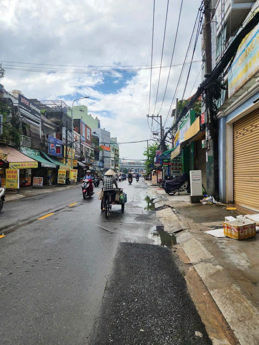 Bán nhà mặt tiền gần sân bay Tân Sơn Nhất 93m2 13,5 tỷ - Ảnh thu nhỏ 3