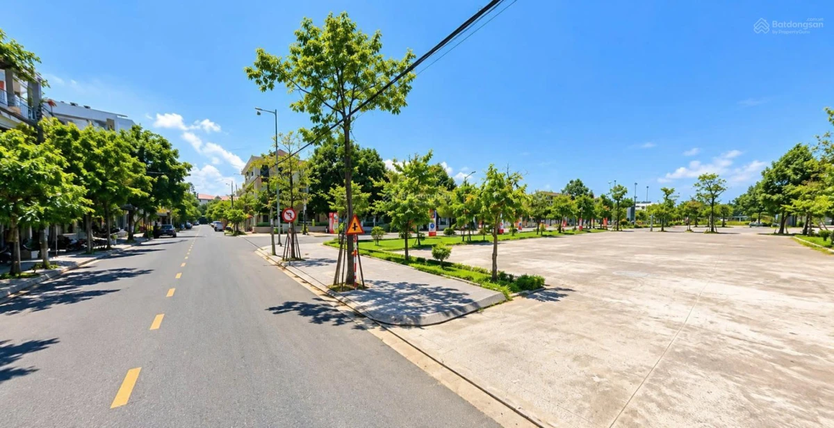 Chỉ 6,95 tỷ có nhà 100m2 mặt tiền đường 10,5m Phú Thạnh 7 đối diện Quảng trường Liên Chiểu siêu vip - Ảnh thu nhỏ 2