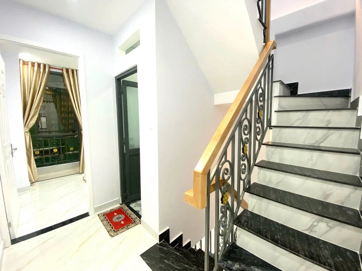 Bán nhà hẻm xe hơi 41m2 3 tầng 4PN Lê Quang Định gần 5 tỷ - Ảnh thu nhỏ 3