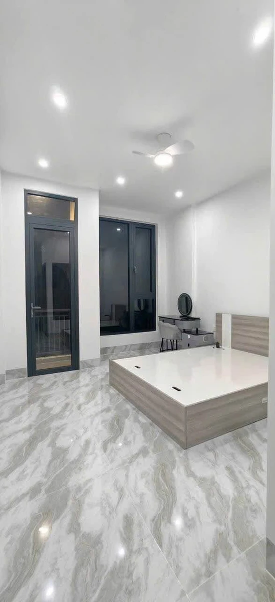 Bán nhà mặt tiền Huỳnh Thúc Kháng, 95m², 3PN, 5WC, Quy Nhơn 8 tỷ - Ảnh thu nhỏ 3