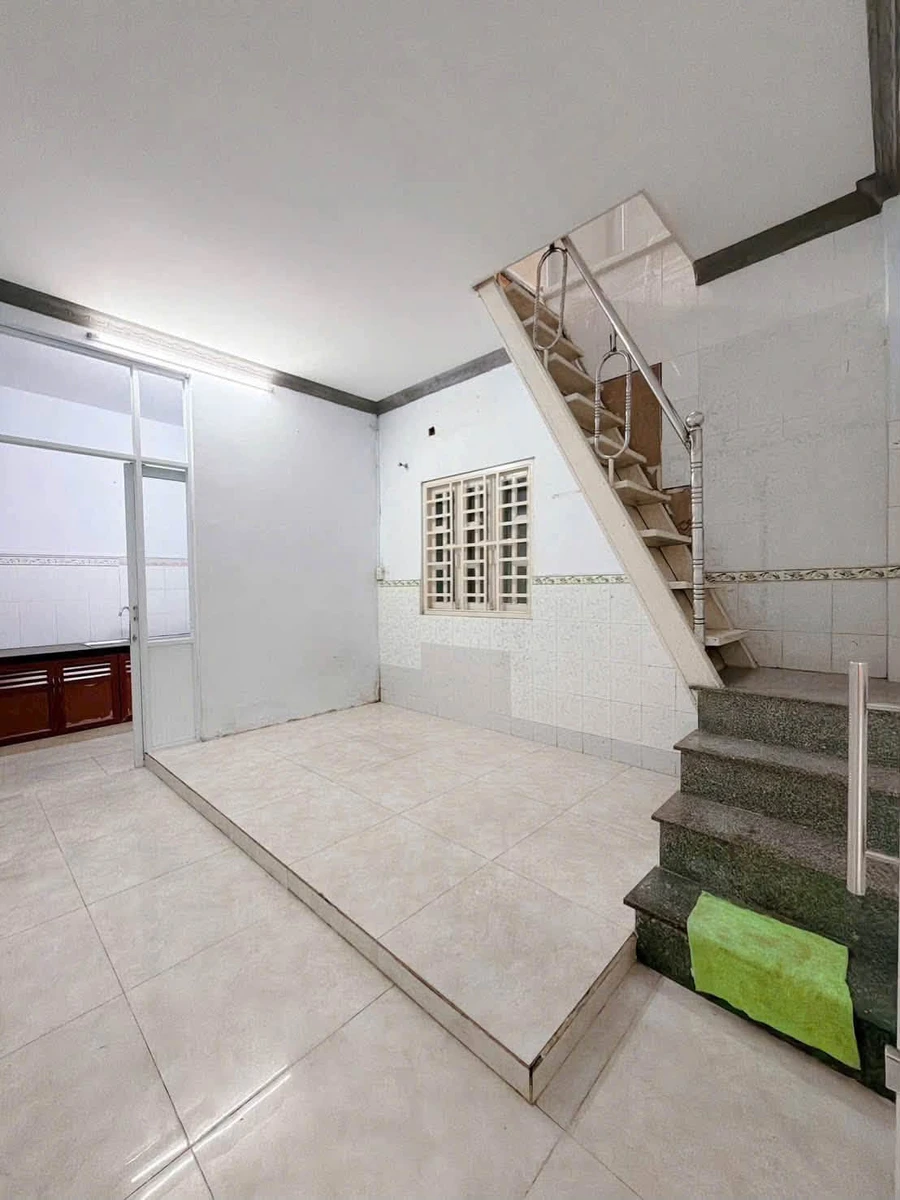 Bán nhà hẻm 1 trệt 1 lầu 73,4m² gần Tôn Thất Thuyết, Quận 4, giá 6,5 tỷ - Ảnh thu nhỏ 3