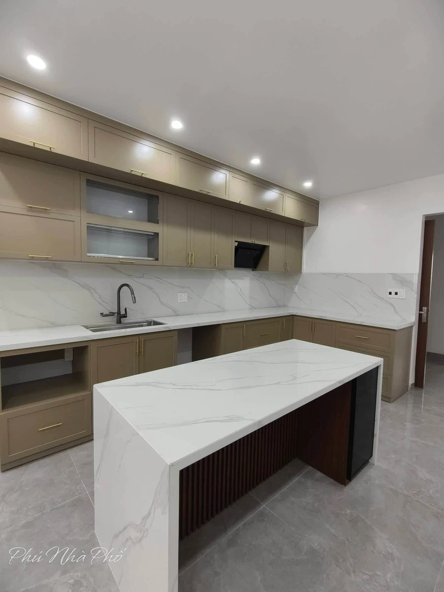 Bán nhà 5,5 tầng có sân vườn, thang máy lô 15 Lê Hồng Phong, Hải An, giá 11,5 tỷ - Ảnh thu nhỏ 4