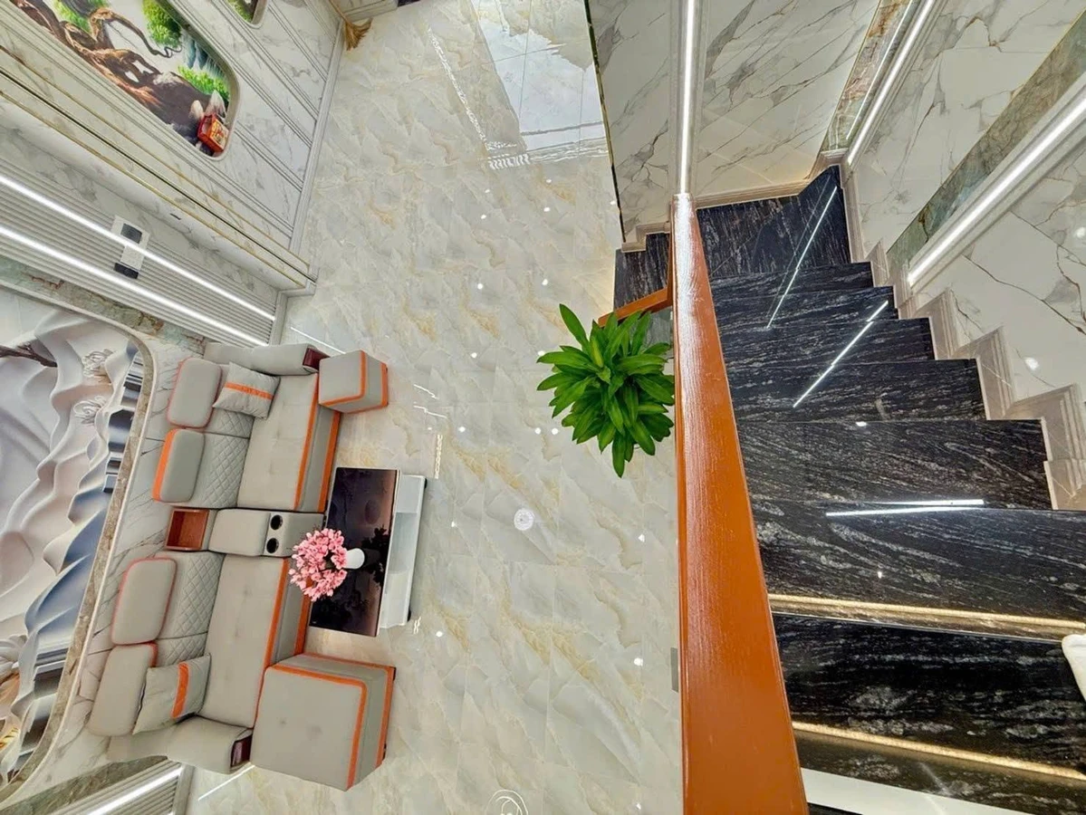 Bán nhà 3PN 151.5m² sàn Quận 7 giá 3.75 tỷ - Ảnh 1
