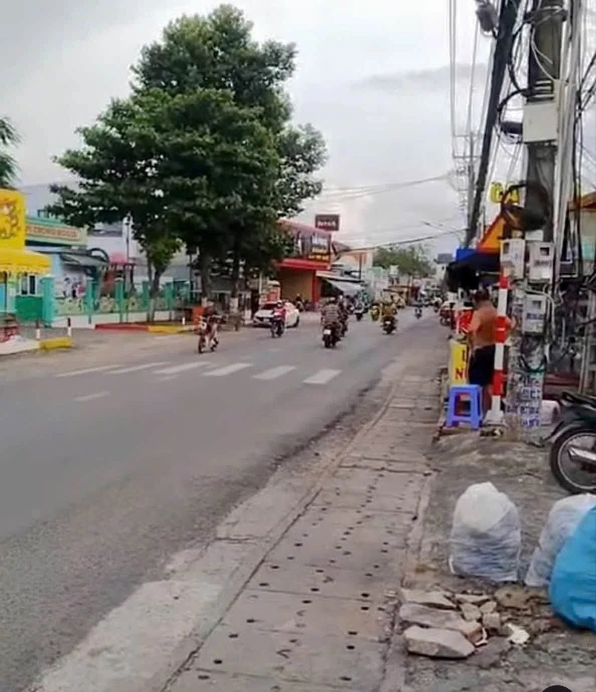 Bán lô đất mặt tiền Hùng Vương Nhơn Trạch 168m² 7 tỷ - Ảnh 1
