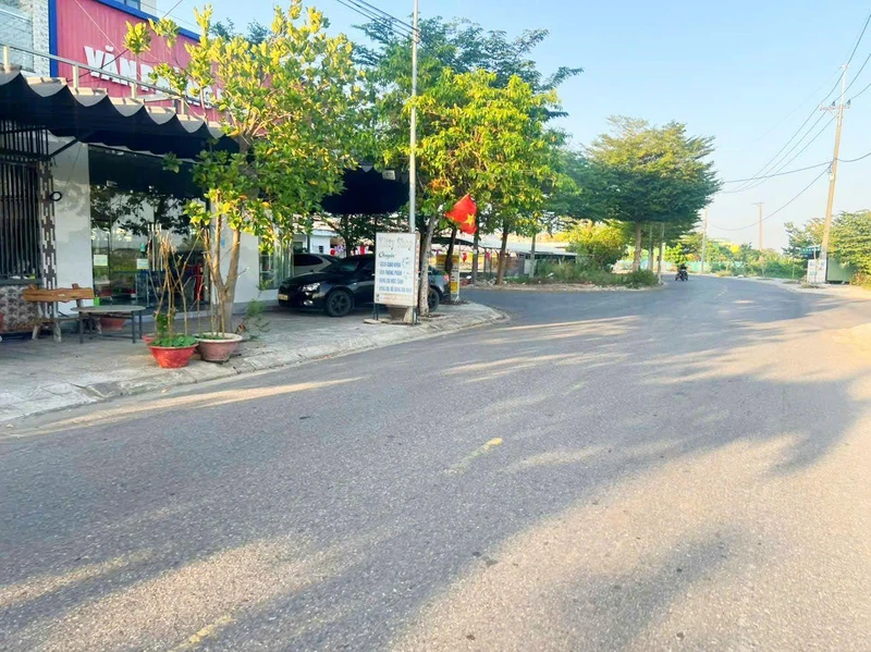Bán lô góc 2 mặt kiệt 100m² đường 3.5m Cẩm Lệ