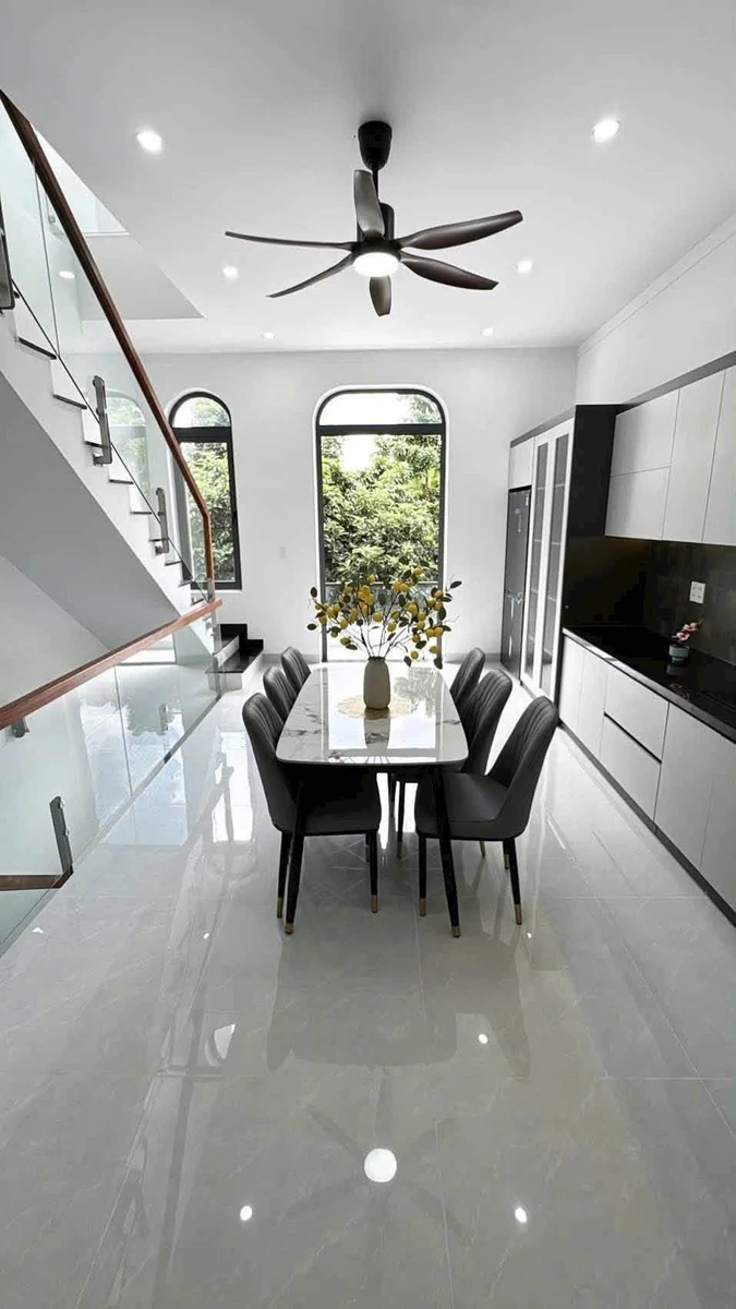 Bán nhà 1 trệt 2 lầu hẻm Nguyễn Duy Trinh, 100m2, 3PN, giá 3,88 tỷ - Ảnh thu nhỏ 3