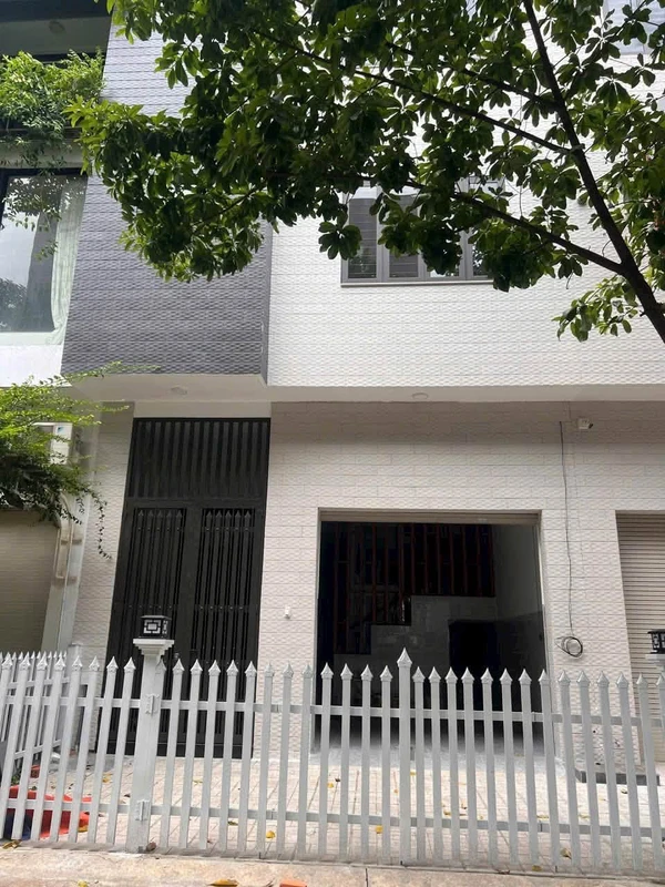 Cho thuê nhà TP Mới Bình Dương 500m2, 4PN, 38 triệu/tháng