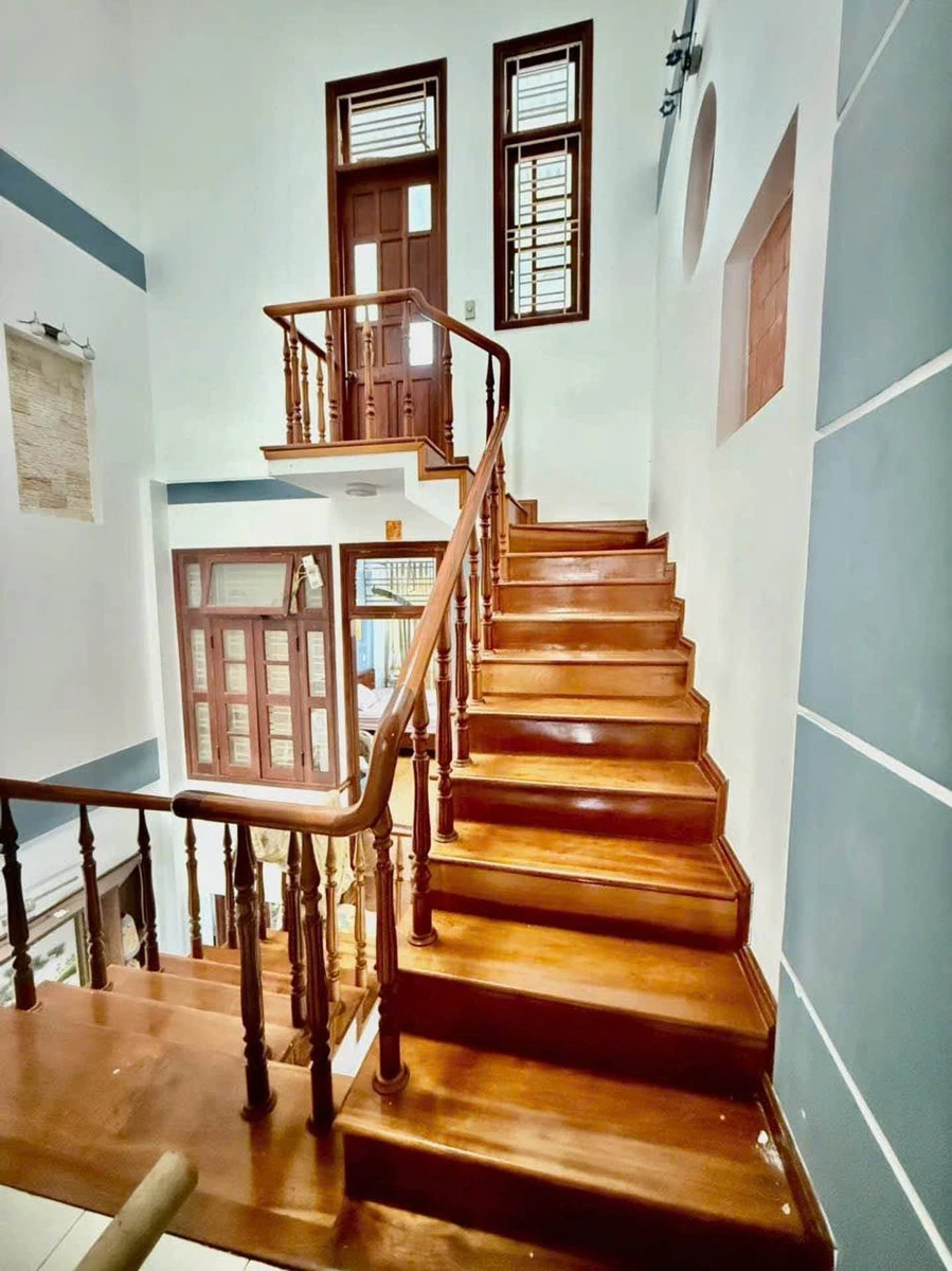 Bán nhà 3 tầng 120m2 đường Núi Thành, Đà Nẵng, full nội thất gỗ, giá 11 tỷ - Ảnh thu nhỏ 3
