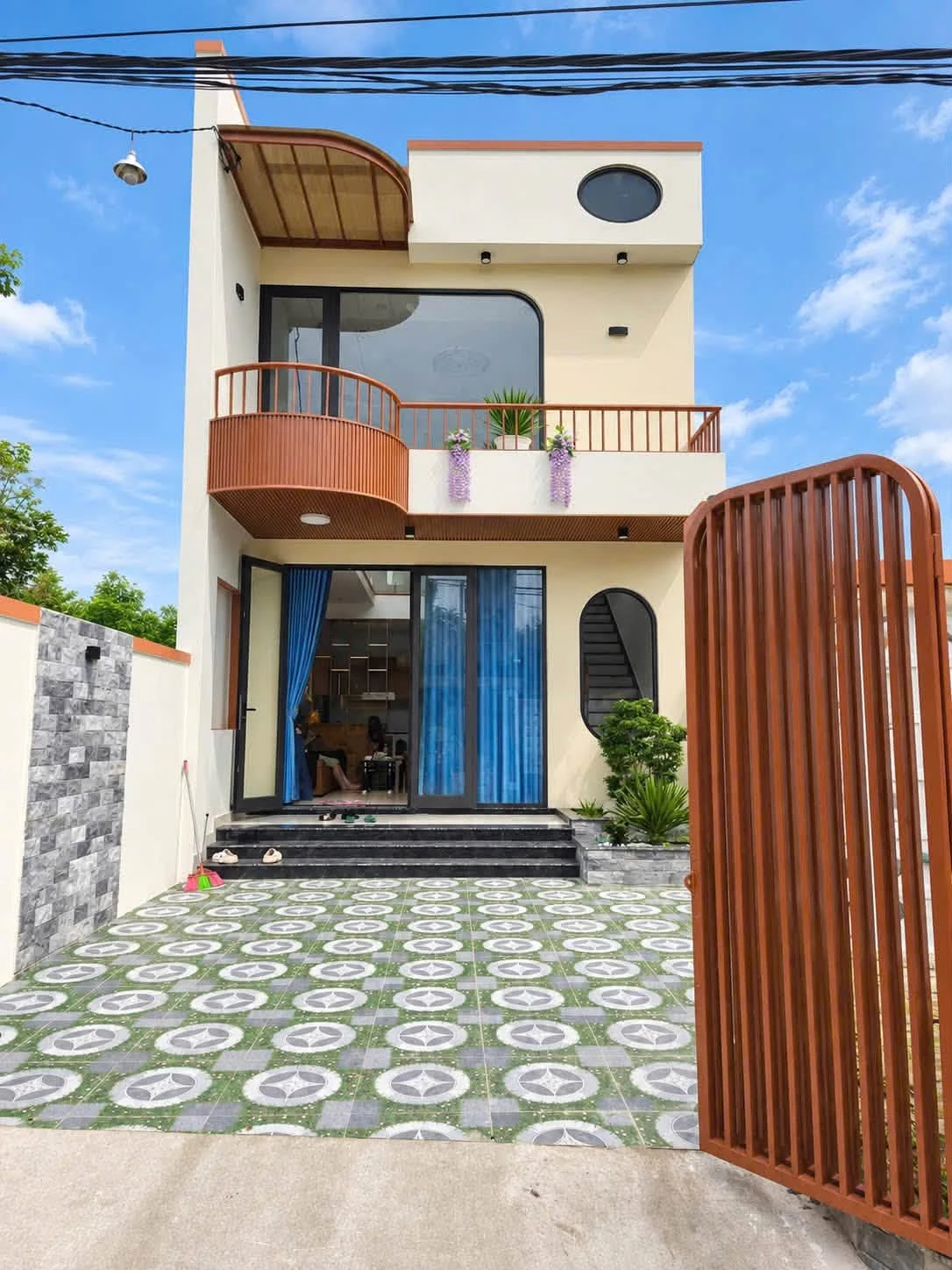 Bán villa 2 tầng 100m2, 3PN 2WC đường Minh Mạng, Thủy Xuân, Huế giá 2 tỷ - Ảnh 1