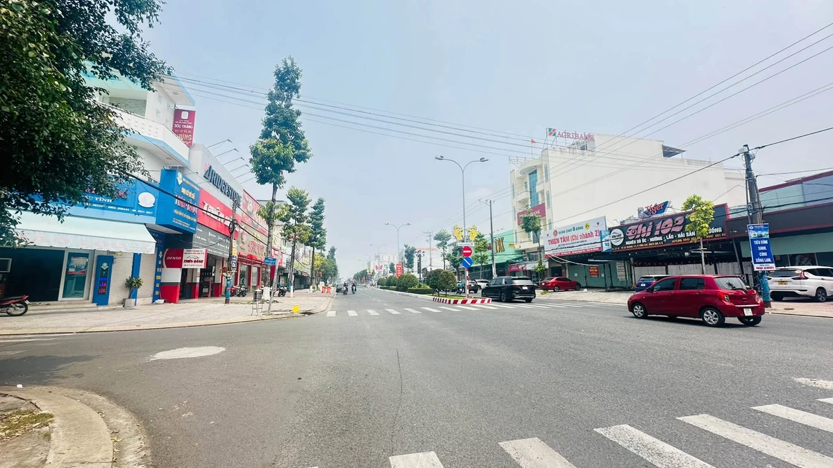 Bán shophouse mặt tiền 15x30m 450m² Quận 1, 25 tỷ - Ảnh thu nhỏ 2