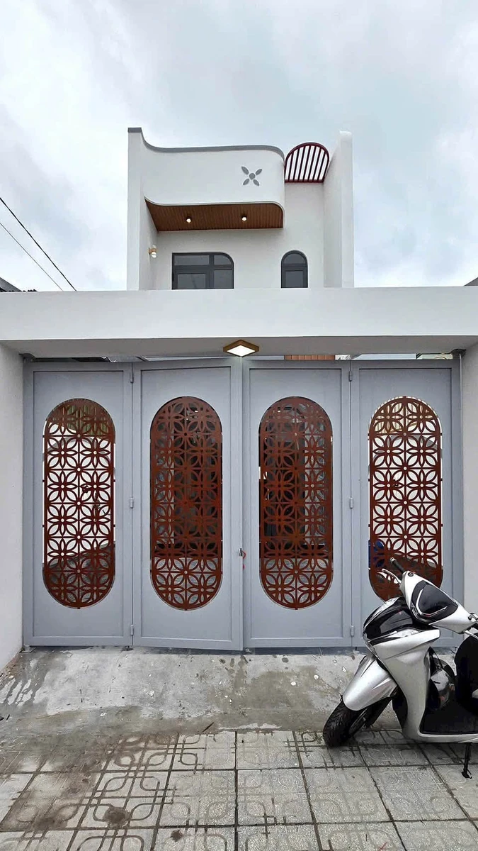 Bán nhà 1 trệt 1 lầu 160m2, 4 phòng ngủ, gần Đồng Khởi, Quận 12 - Ảnh 1