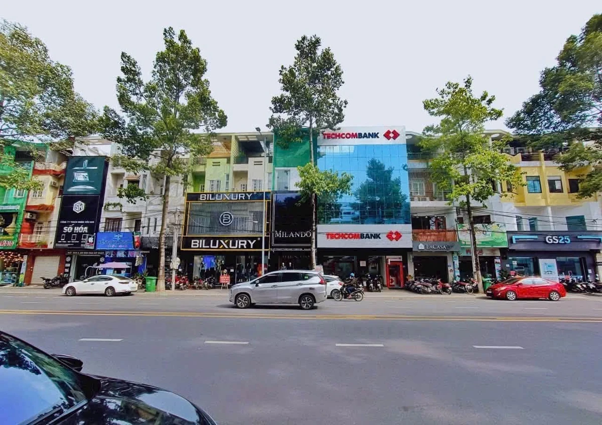Bán nhà mặt tiền D2D đường Võ Thị Sáu, Biên Hòa, 1 trệt 3 lầu, 6 phòng ngủ, giá 16,95 tỷ - Ảnh thu nhỏ 3