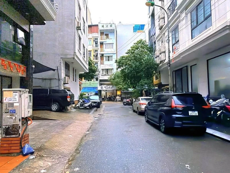 Bán tòa nhà văn phòng 9 tầng, 180m² lô góc Dương Khuê, Cầu Giấy