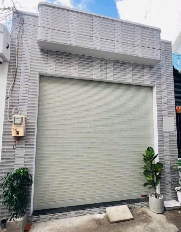 Bán nhà 2PN hẻm xe hơi Trần Thị Điệu 56m², Q.9 - Ảnh 1