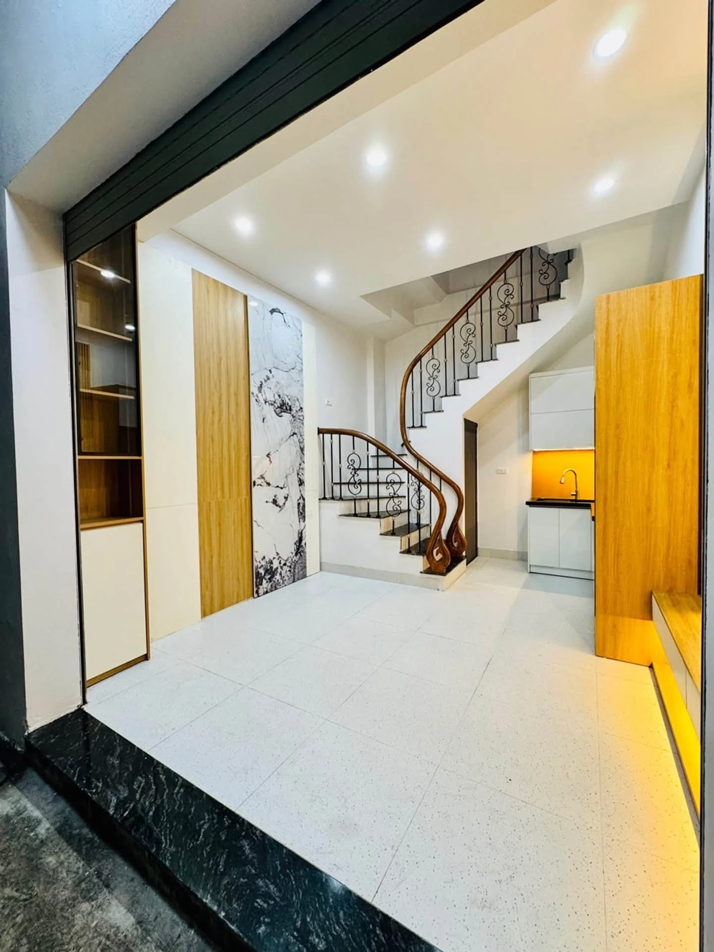 Bán nhà riêng 4 tầng 25m² Nguyễn Văn Tuyết 5,35 tỷ - Ảnh 1