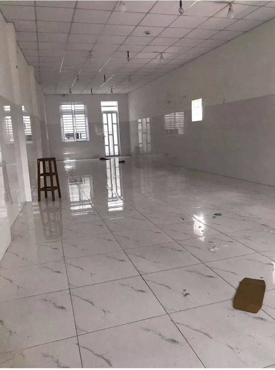 Cho thuê nhà mặt tiền 4,5x18m Cách Mạng Tháng 8, 16 triệu/tháng - Ảnh thu nhỏ 3