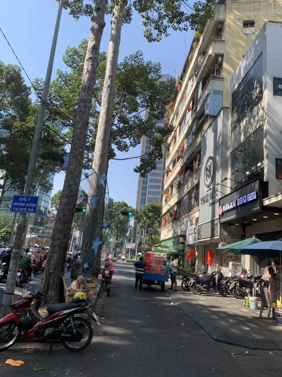 Bán nhà 3 tầng 25m² Trần Hưng Đạo Quận 1 - Ảnh 1