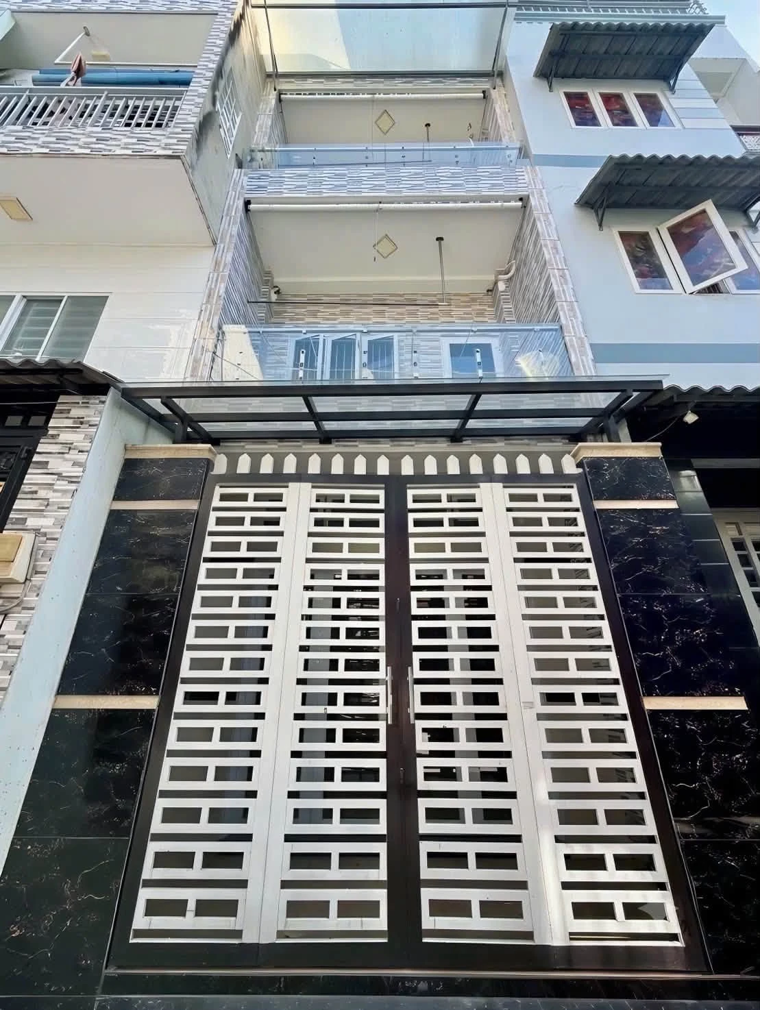 Bán nhà hẻm ô tô 46m2, 3 tầng 4PN, gần Phạm Văn Hai, Tân Bình, giá nhỉnh 7 tỷ - Ảnh 1