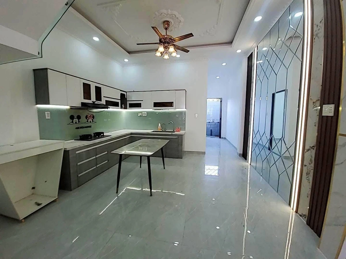 Bán gấp nhà 1 trệt 1 lầu 4,5x22m, 3PN 2WC, sổ hồng riêng, Tân Bửu - Bến Lức - Ảnh thu nhỏ 4