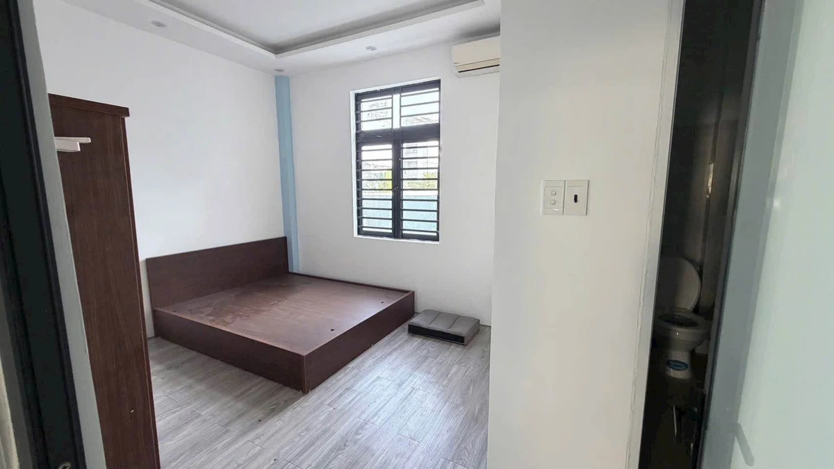 Cho thuê nhà 2 tầng 100m² Trần Quý Kiên 11 triệu/tháng - Ảnh thu nhỏ 3