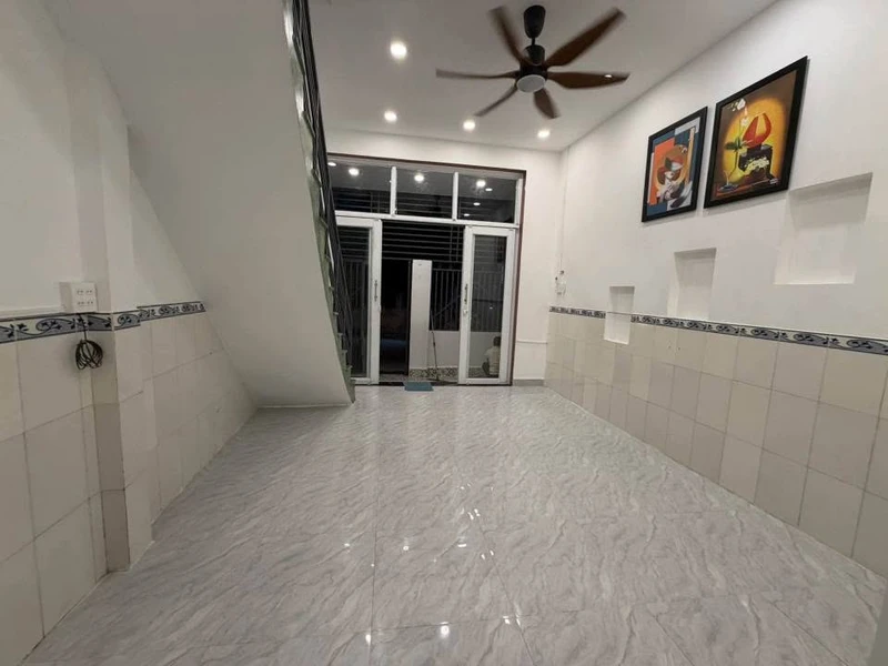 Bán nhà 2 tầng mặt tiền Ngô Đến Nha Trang 2.35 tỷ 31m²