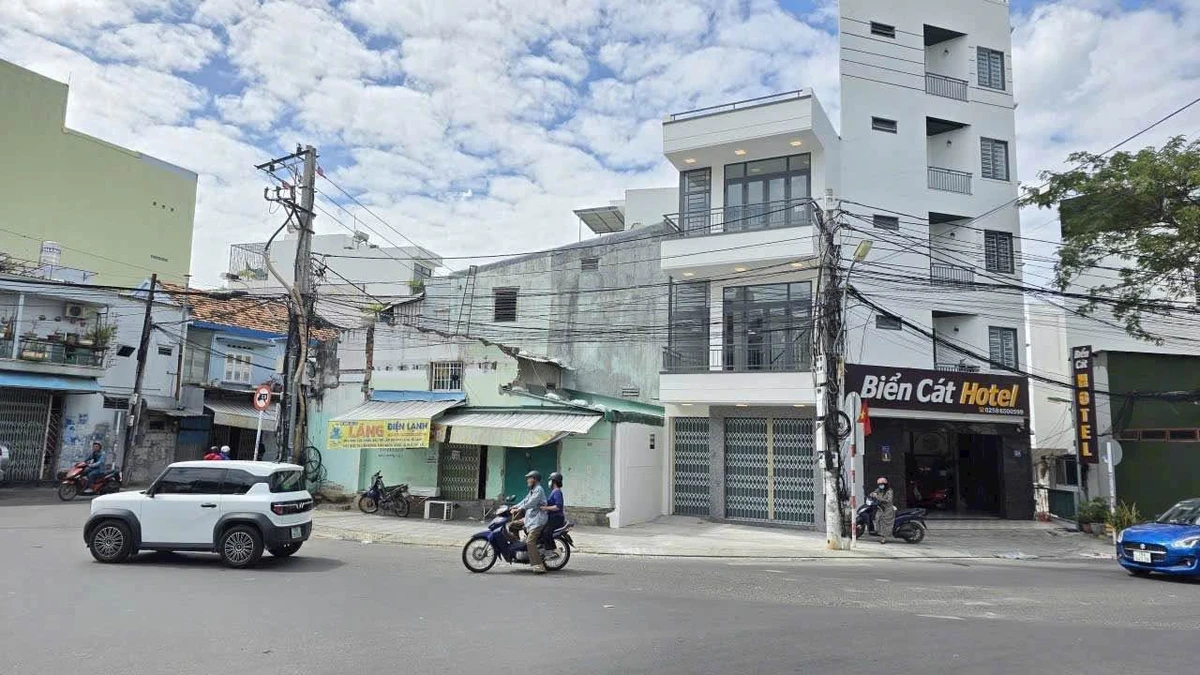 Bán nhà 3 tầng mặt tiền Lê Hồng Phong 114,7m2, Nha Trang 13,9 tỷ - Ảnh thu nhỏ 2
