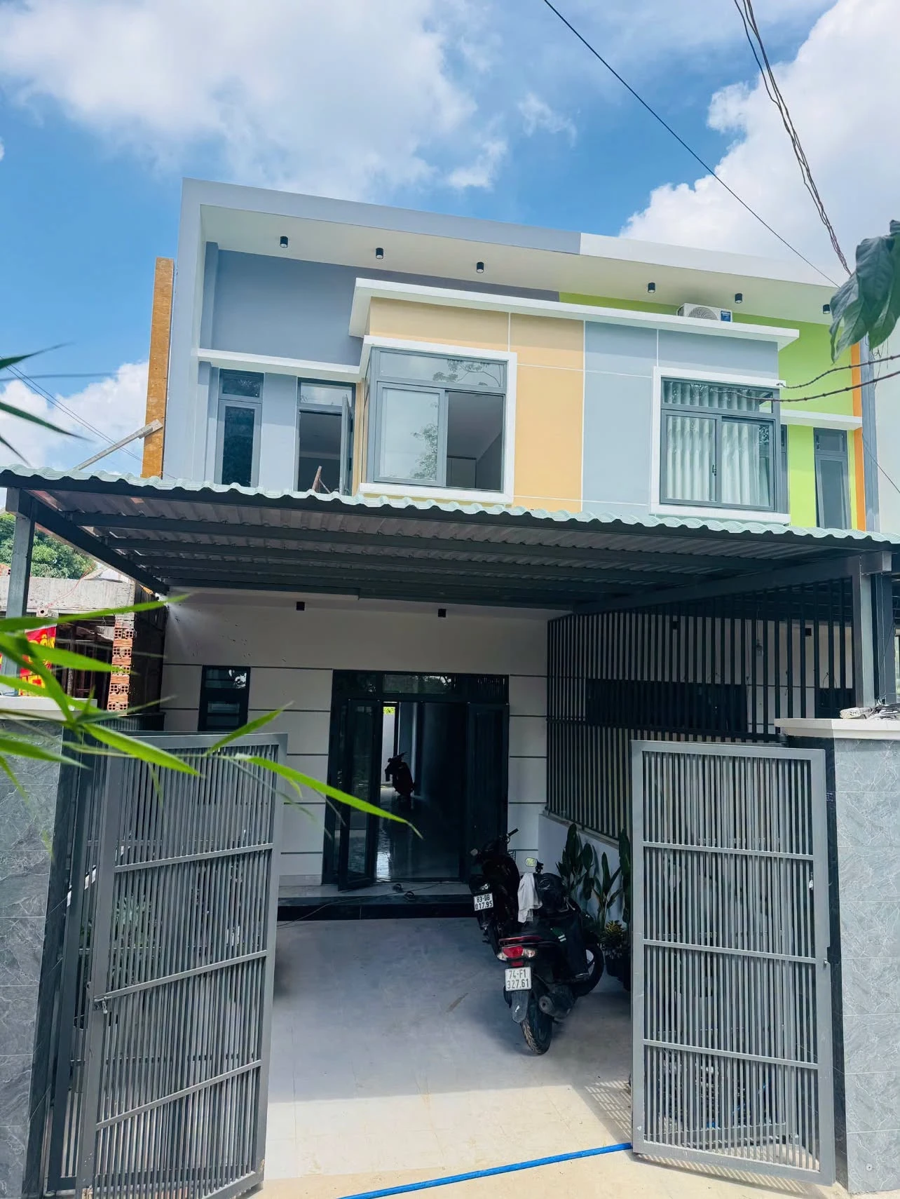 Bán nhà trệt lầu 3PN, 100m² tại Bến Cát, giá 2 tỷ 560 triệu - Ảnh 1