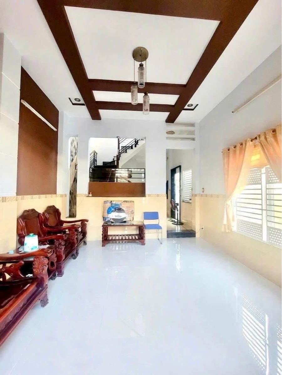 Bán nhà 5PN 63m2 tại Ngã Tư Bình Thái, giá 5 tỷ 600 triệu - Ảnh thu nhỏ 2