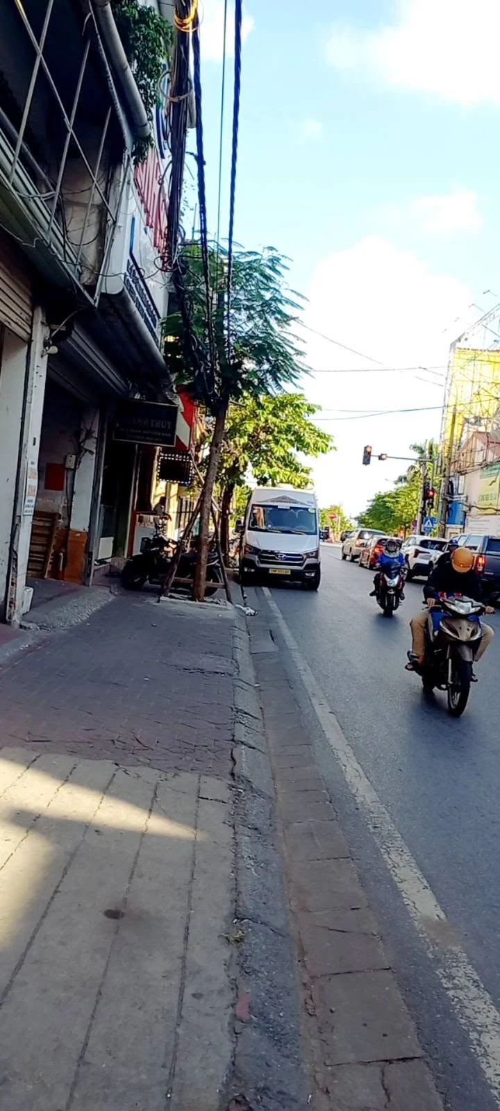 Bán nhà phố mặt đường Trần Nguyên Hãn 75m2 Quận 1 - Ảnh 1