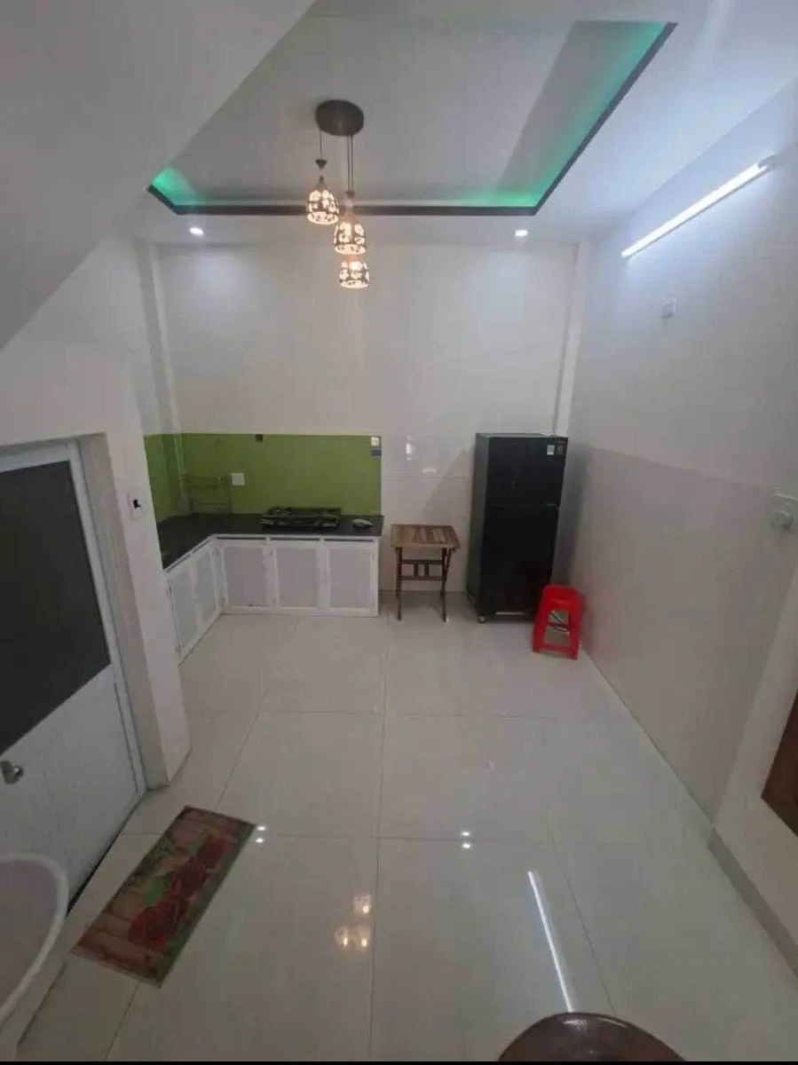 Bán nhà mặt tiền 4 tầng 40m2, Quy Nhơn, 3 phòng ngủ, 3 WC - Ảnh thu nhỏ 2