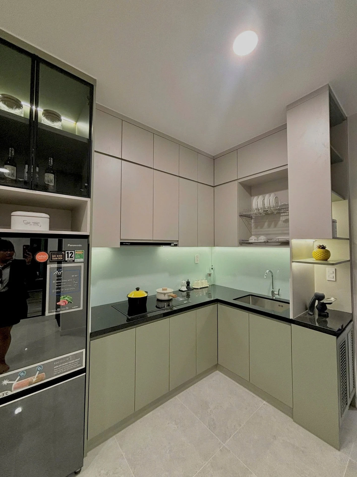 Bán căn hộ 2PN 65m2, giá 3,598 tỷ, gần sân bay, metro Thủ Đức - Ảnh 1