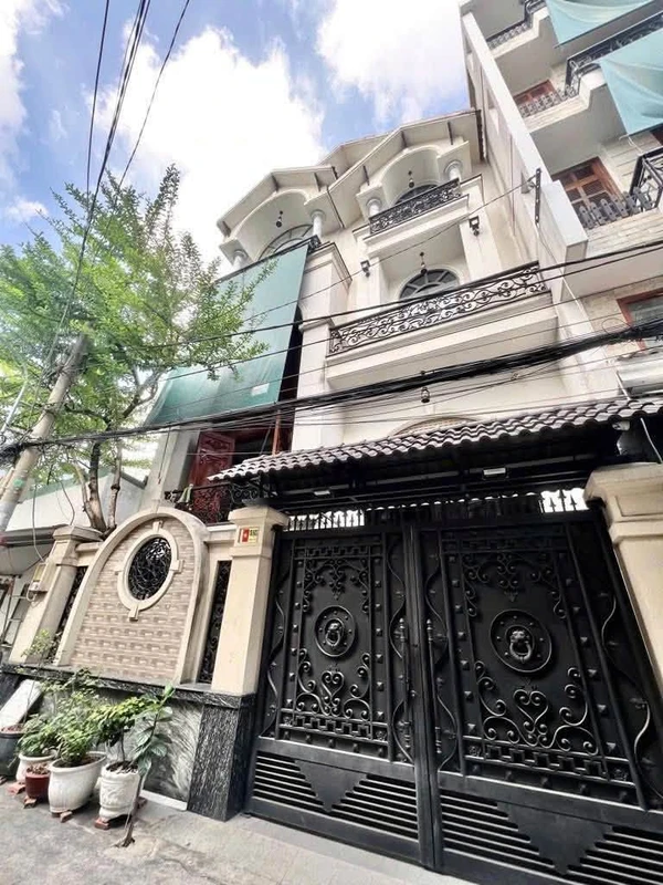 Bán nhà 4 tầng thang máy 5x19m khu họ Lê, Tân Phú, giá 9 tỷ