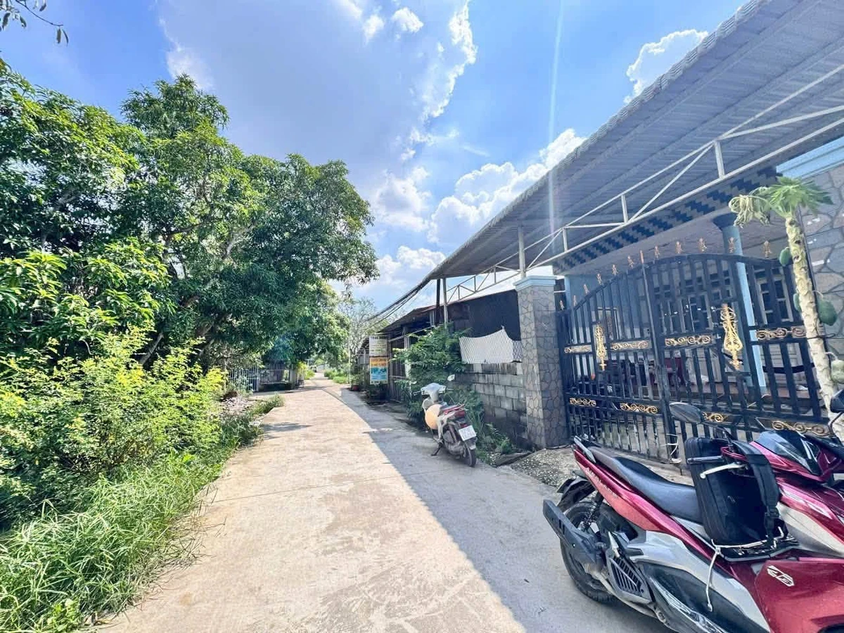 Bán nhà bê tông 190m² Đức Hòa 2 tỷ - Ảnh thu nhỏ 4