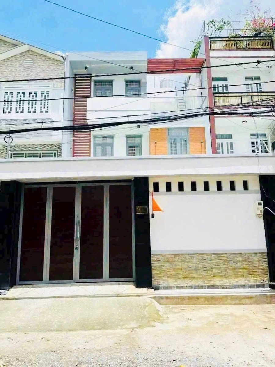 Cho thuê nhà mặt tiền Thạnh Lộc 105m² 4PN gần chợ Cầu Đông - Ảnh 1
