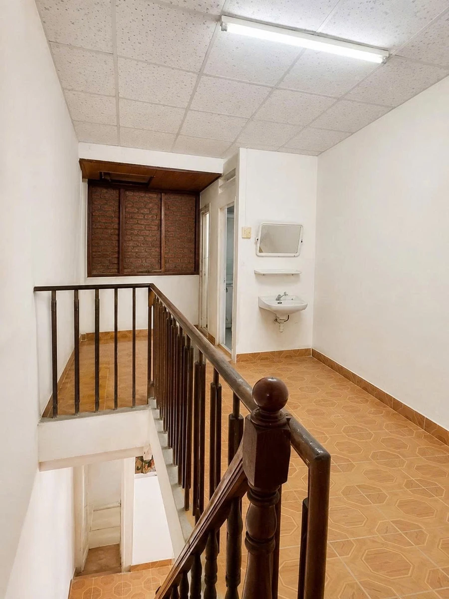 Bán nhà 3 tầng 30m2 hẻm 3m gần Đại học Kinh tế Quận 10, giá 5,2 tỷ - Ảnh thu nhỏ 3