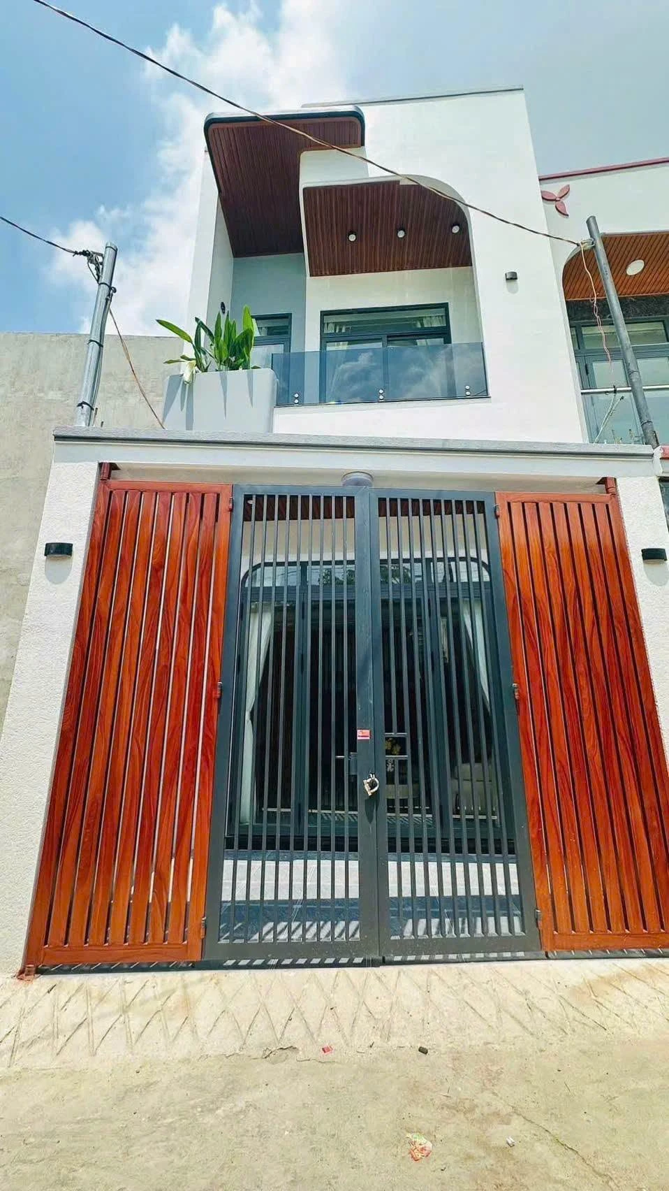 Bán nhà 1 trệt 1 lầu 4,2x15m, 3PN 2WC, hẻm ô tô KP3 Trảng Dài - Ảnh 1