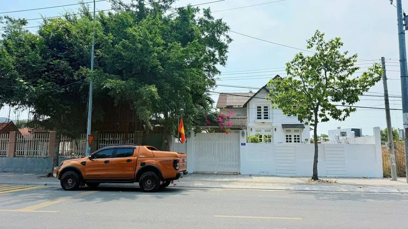 Bán biệt thự mặt tiền Long Hải 327m2 12 tỷ