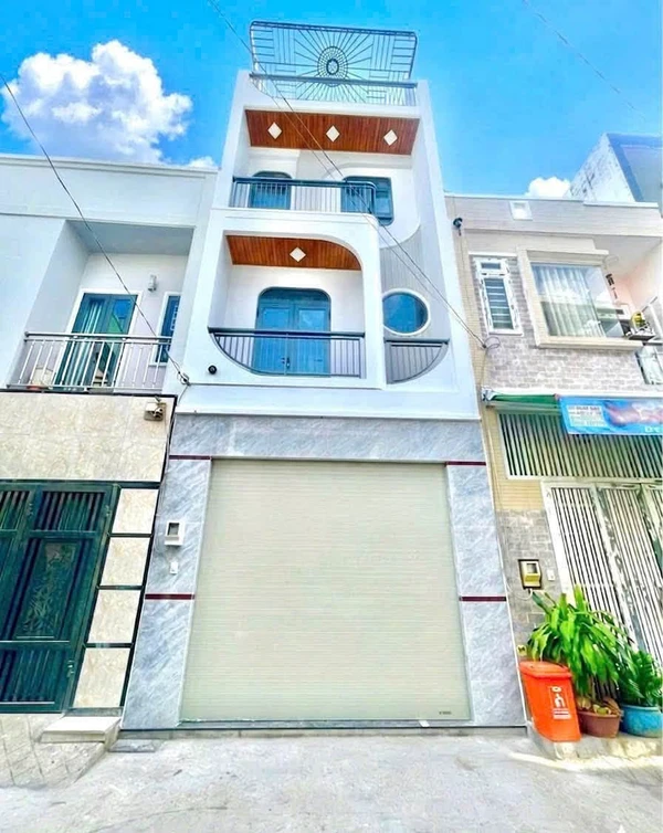 Nhà 4 tầng 51,5m² mặt tiền Lã Xuân Oai Q9, 5 tỷ 9