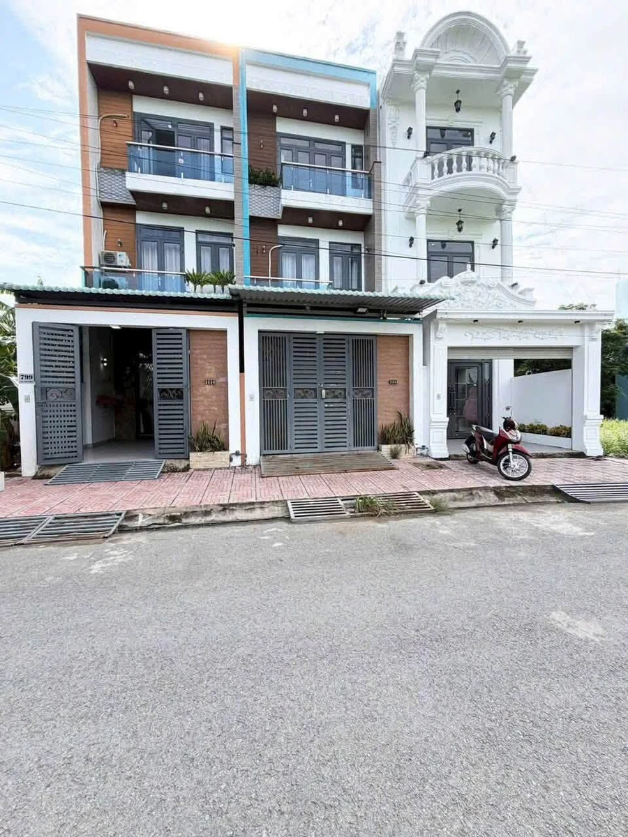 Bán nhà 1 trệt 2 lầu 74,9m2 full nội thất gần chợ Long Thượng, Phước Lý, Tây Ninh - Ảnh 1